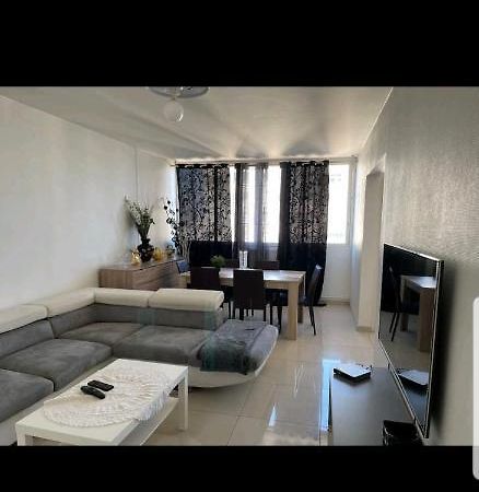 Appartement Laurent Bonnevay Villeurbanne Buitenkant foto